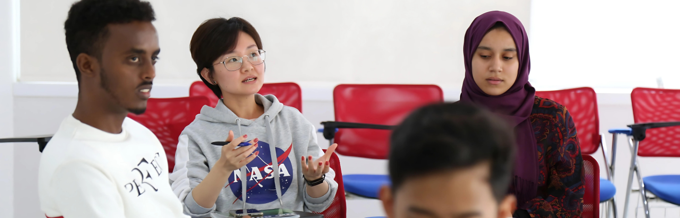 Bir Gününüzü İngilizce Yaşamak Mümkün mü? Günlük Hayatta İngilizce ile Tam Zamanlı Pratik Rehberi